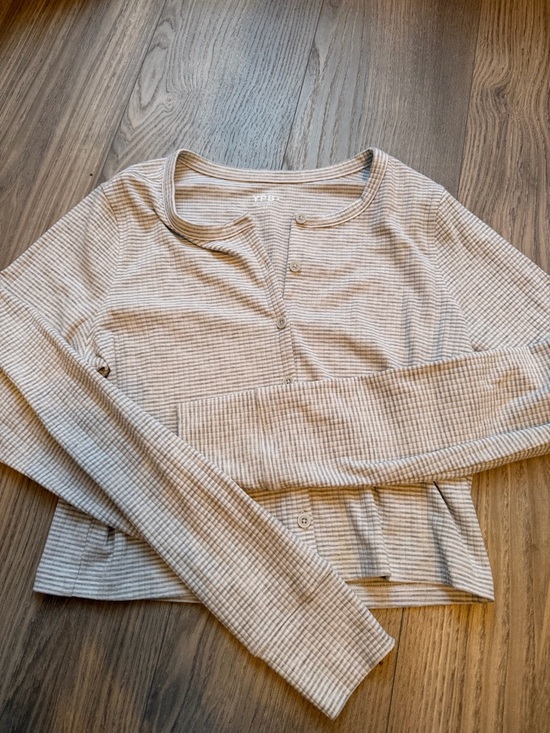 Abercrombie & Fitch Tops - YPB Abercrombie Ribbed Long Sleeve Button Henley Top in Beige | Size: Medium